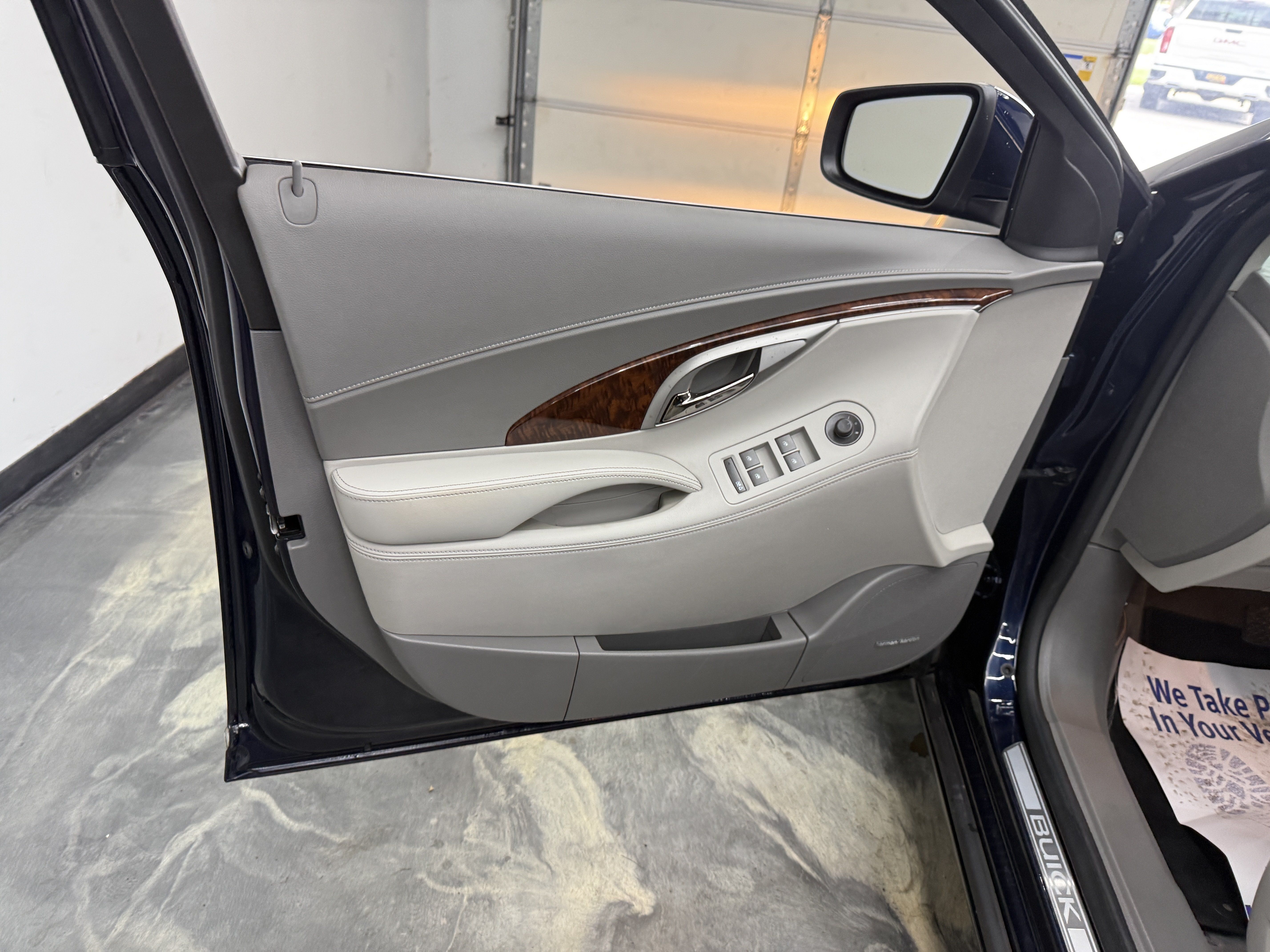 Used 2010 Buick LaCrosse CXL FWD image 9