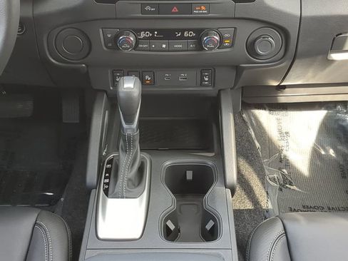Certified 2024 Nissan Frontier SL w/ Technology Package image 19