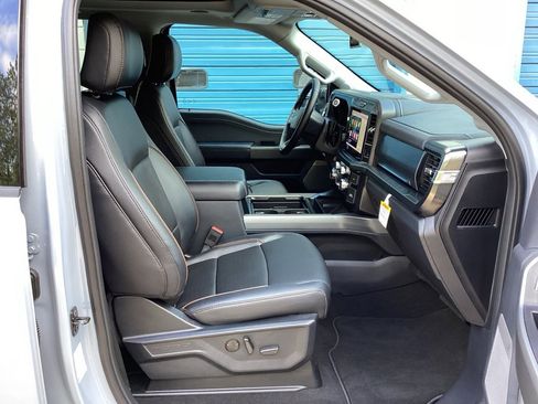 New 2026 Ford F250 Lariat w/ Black Appearance Package image 32