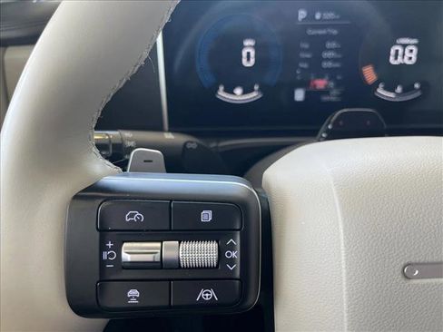 Used 2025 Hyundai Santa Fe SEL image 19