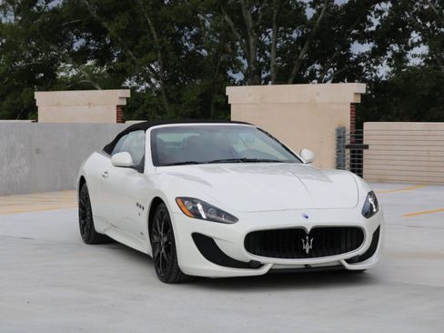 Used 2014 Maserati GranTurismo MC RWD image 10
