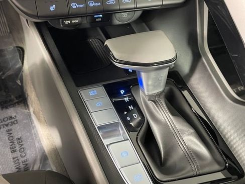 Certified 2025 Hyundai Elantra SEL image 11