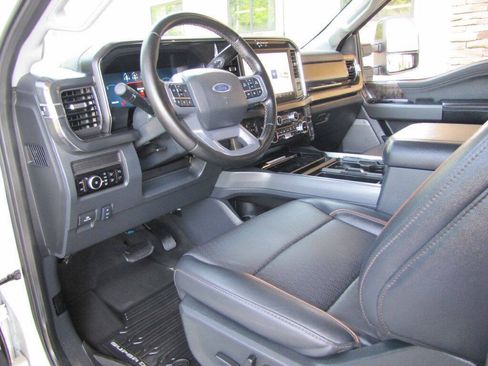 Used 2025 Ford F250 Lariat w/ Tremor Off-Road Package AWD/4WD image 13