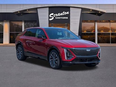 New 2026 Cadillac Lyriq Sport image 7