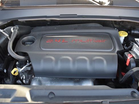 Used 2022 Jeep Compass Limited image 38
