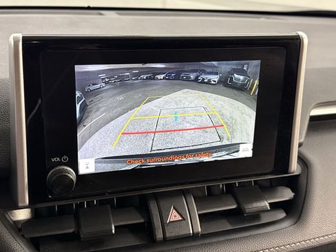 Used 2025 Toyota RAV4 XLE AWD/4WD image 31
