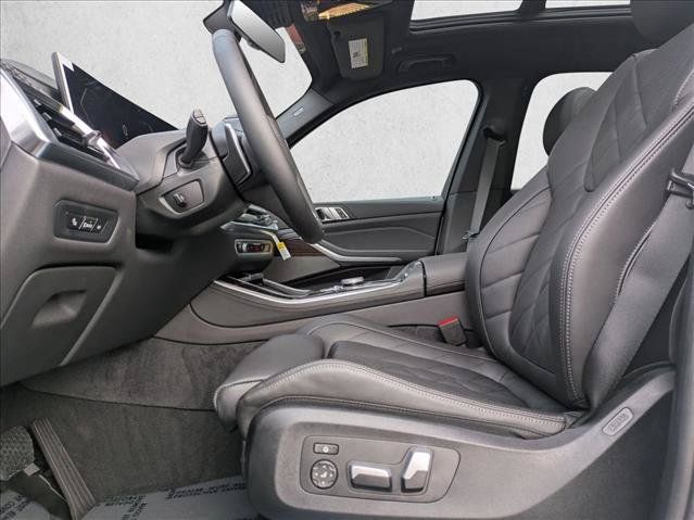 Used 2026 BMW X5 xDrive40i w/ Premium Package AWD/4WD image 4