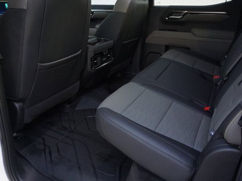 Certified 2025 Chevrolet Silverado 1500 ZR2 w/ Technology Package image 31