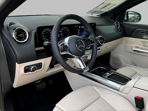 New 2026 Mercedes-Benz GLA 250 4MATIC image 10
