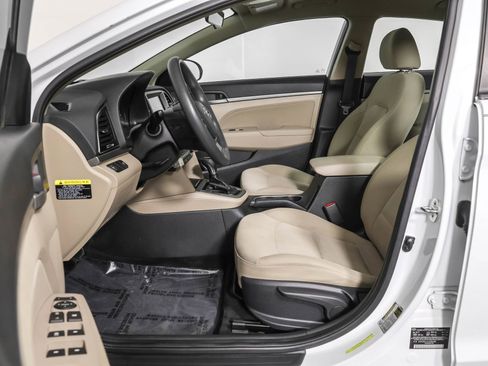 Used 2017 Hyundai Elantra SE image 7