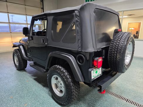Used 2005 Jeep Wrangler Sport w/ 30" Tire & Wheel Group image 9