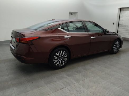 Used 2023 Nissan Altima 2.5 SV FWD image 10