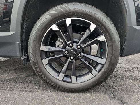 Certified 2025 Chevrolet Equinox RS w/ Safety and Technology Package image 11