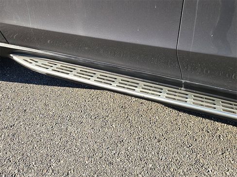 Used 2020 Mercedes-Benz GLE 450 4MATIC w/ Premium Package image 25