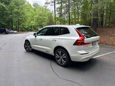 Used 2022 Volvo XC60 B5 Inscription w/ Advanced Package FWD image 4