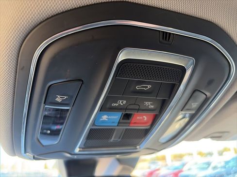 Used 2023 Jeep Grand Cherokee L Limited image 37