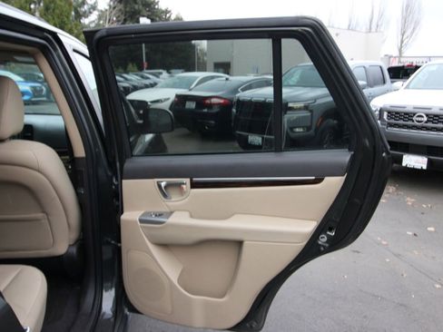 Used 2011 Hyundai Santa Fe GLS image 19