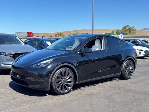 Used 2023 Tesla Model Y Performance AWD/4WD image 21