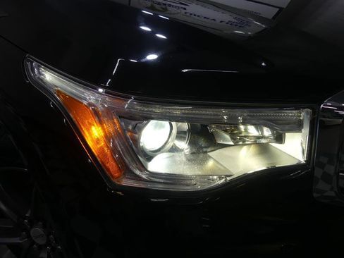 Used 2018 GMC Acadia Denali w/ Technology Package image 12