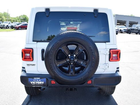 Used 2020 Jeep Wrangler Unlimited Sahara AWD/4WD image 25