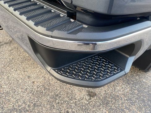 Used 2022 GMC Sierra 1500 SLE image 15