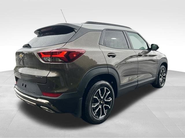 Used 2022 Chevrolet TrailBlazer ACTIV w/ Technology Package FWD image 5