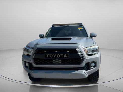 Used 2019 Toyota Tacoma TRD Sport image 7