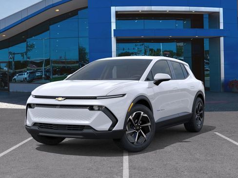 New 2026 Chevrolet Equinox EV LT image 6