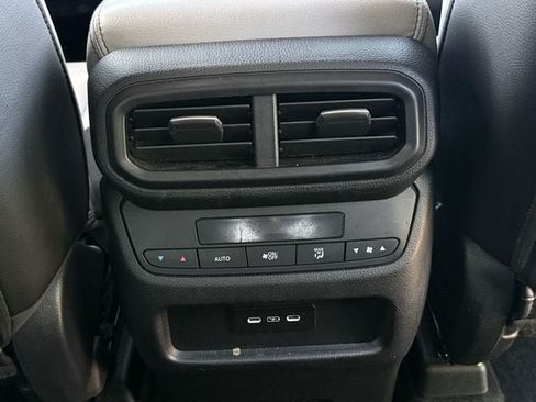 Used 2024 Honda Pilot EX-L image 29
