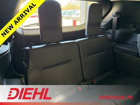 Used 2025 Mitsubishi Outlander SEL image 12