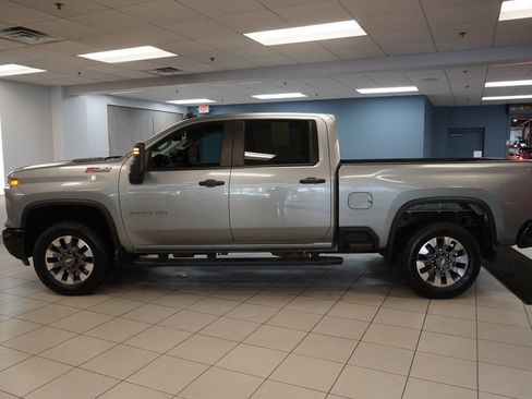 Used 2024 Chevrolet Silverado 2500 Custom w/ Custom Convenience Package AWD/4WD image 2