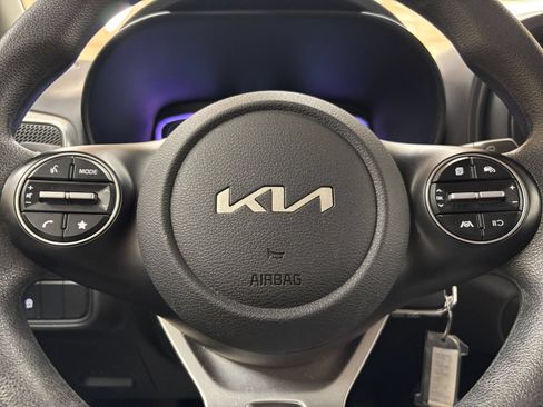 Used 2025 Kia Soul LX w/ LX Technology Package FWD image 25