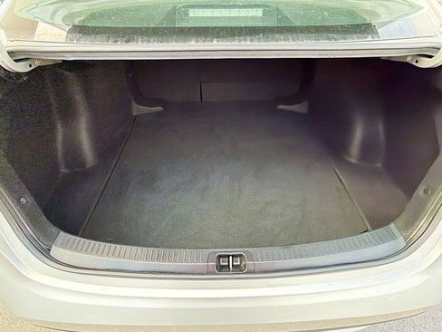 Used 2022 Toyota Corolla LE FWD image 23