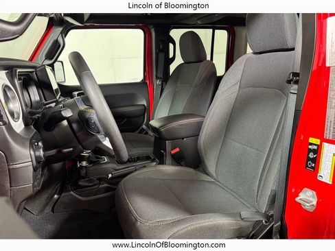 Used 2024 Jeep Wrangler Unlimited Sahara w/ Technology Group AWD/4WD image 15