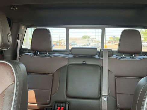 Used 2023 GMC Sierra 1500 Denali w/ Denali Reserve Package AWD/4WD image 16