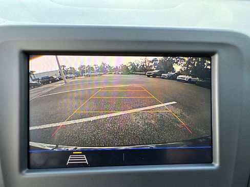 Used 2021 Chevrolet Equinox LT image 24