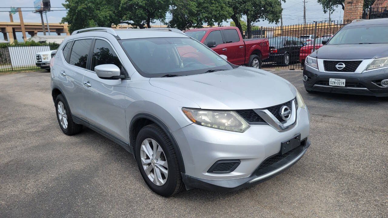 Used 2015 Nissan Rogue SV FWD image 2