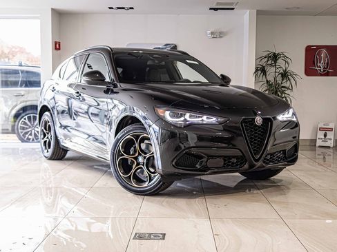 New 2025 Alfa Romeo Stelvio Sprint image 5