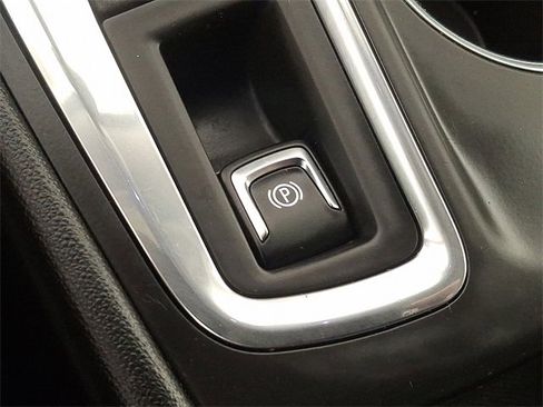 Used 2019 Chevrolet Equinox LT image 24