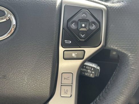 Used 2023 Toyota 4Runner Limited AWD/4WD image 23