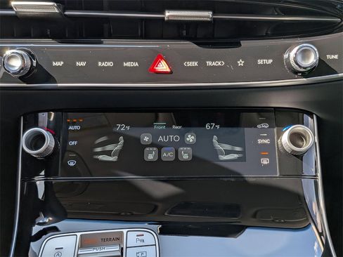 New 2026 Genesis GV70 2.5T image 22