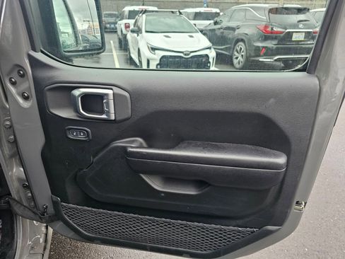 Used 2020 Jeep Wrangler Sport image 11