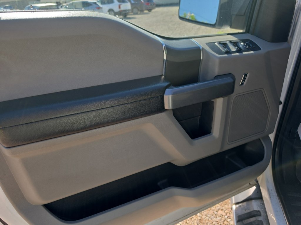 Used 2018 Ford F150 XLT w/ Equipment Group 302A Luxury AWD/4WD image 11