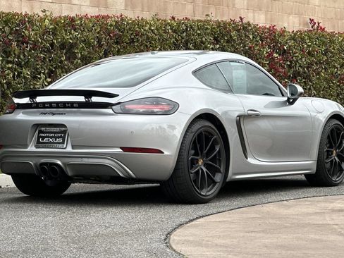 Used 2025 Porsche 718 Cayman image 4