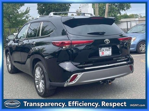 Used 2023 Toyota Highlander Platinum image 8