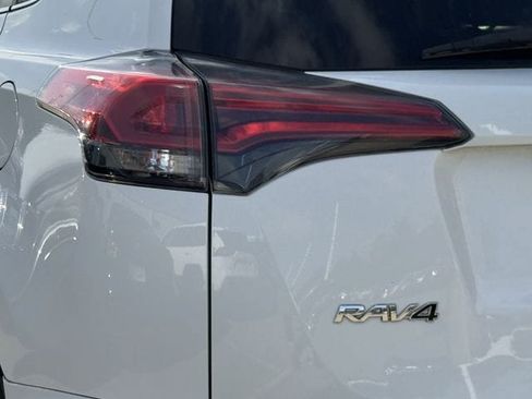 Used 2018 Toyota RAV4 XLE FWD image 6