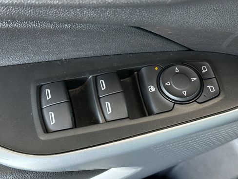 Used 2025 Chevrolet Trax LS FWD image 17