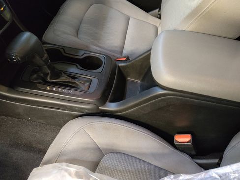 Used 2021 Chevrolet Colorado W/T w/ WT Convenience Package RWD image 26