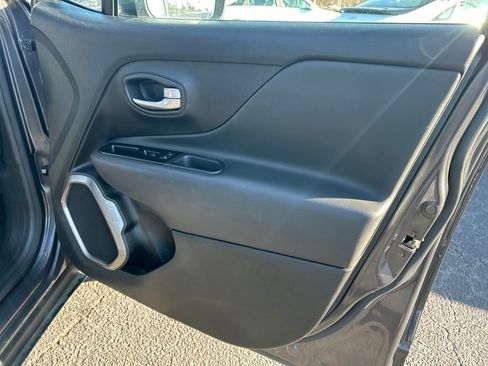 Used 2020 Jeep Renegade Limited w/ Safety and Security Group image 27