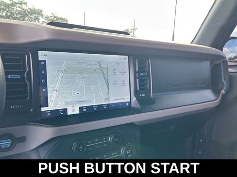 Used 2023 Ford Bronco Wildtrak image 12